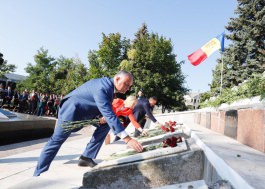 Igor Dodon a participat la evenimentele dedicate aniversării a 75-a de la eliberarea orașului Comrat de fascism