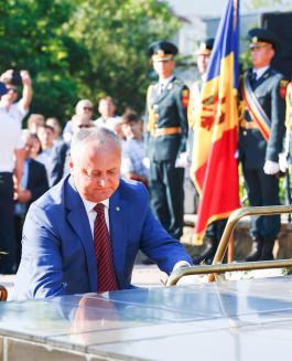 Igor Dodon a participat la evenimentele dedicate aniversării a 75-a de la eliberarea orașului Comrat de fascism