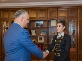 Președintele Igor Dodon a avut o întrevedere cu interpreta Emily Istrate