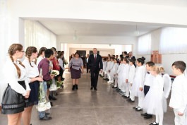 Igor Dodon a întreprins o vizită de lucru în satul său natal, Sadova