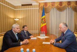 Igor Dodon a avut discuții cu toate fracțiunile parlamentare