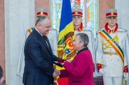 Igor Dodon a înmînat distincții de stat