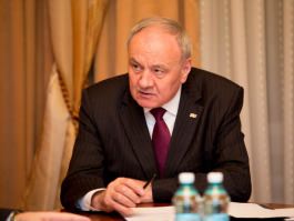 Moldovan president signs decrees appointing four magistrates