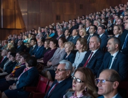 Президентская чета побывала на концерте «Связь времен…»