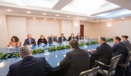 Глава государства провел встречу с делегацией депутатов турецкого Парламента