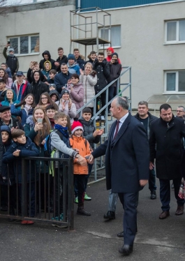 Igor Dodon a înmînat Cupa Președintelui învingătorilor turneului de fotbal între liceeni