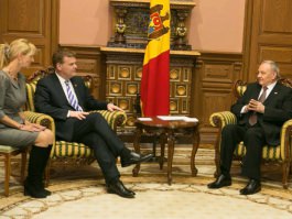 President Nicolae Timofti meets Canadian foreign minister