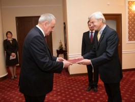 Moldovan president receives accreditation letters of five envoys