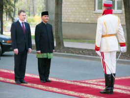 Moldovan president receives accreditation letters of five envoys