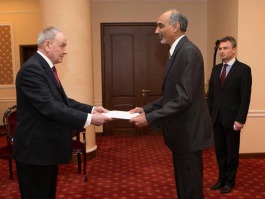 Moldovan president receives accreditation letters of five envoys