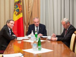  Moldovan president signs decrees appointing four magistrates