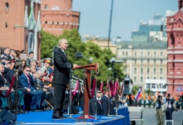 Президент Молдовы присутствовал на военном параде в Москве