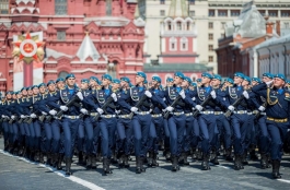  Președintele Moldovei a fost prezent la parada militară care a avut loc pe Piața Roșie din Moscova