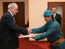 Moldovan president receives accreditation letters of five ambassadors