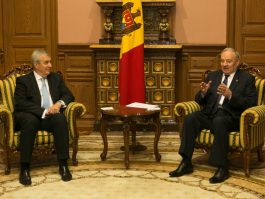 Президент Николае Тимофти встретился с председателем Сената Румынии Кэлином Попеску-Тэричану