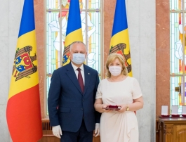 Igor Dodon a conferit înalte distincții de stat unui grup de cetățeni ai Republicii Moldova