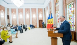 Igor Dodon a conferit înalte distincții de stat unui grup de cetățeni ai Republicii Moldova