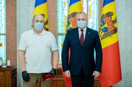 Igor Dodon a înmânat înalte distincții de stat unui grup de cetățeni