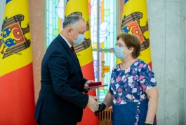 Igor Dodon a înmânat înalte distincții de stat unui grup de cetățeni