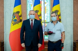 Igor Dodon a înmânat înalte distincții de stat unui grup de cetățeni