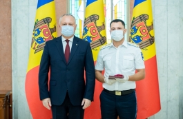 Igor Dodon a înmânat înalte distincții de stat unui grup de cetățeni