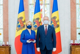 Președintele Republicii Moldova a înmânat înalte distincții de stat unui grup de cetățeni