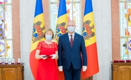 Președintele Republicii Moldova a înmânat înalte distincții de stat unui grup de cetățeni