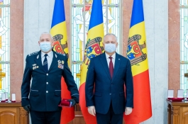 Igor Dodon a înmânat înalte distincții de stat unui grup de cetățeni