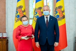 Igor Dodon a înmânat înalte distincții de stat unor cetățeni ai Republicii Moldova