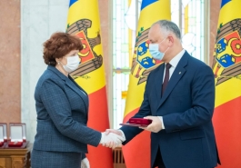 Igor Dodon a înmânat înalte distincții de stat unor cetățeni ai Republicii Moldova