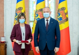 Igor Dodon a înmânat înalte distincții de stat unor cetățeni ai Republicii Moldova