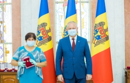 Președintele Republicii Moldova a înmânat distincții de stat unui grup de lucrători medicali