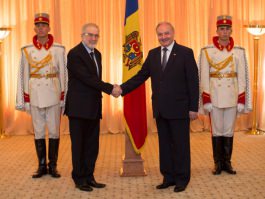 Moldovan president receives accreditation letters of two new envoys