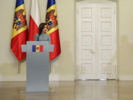 Президент Республики Польша Анджей Дуда встретил Президента Республики Молдова Майю Санду с воинскими почестями
