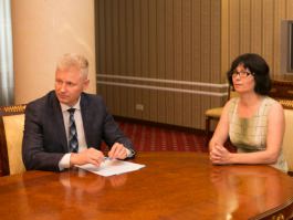 Moldovan president signs decree appointing four magistrates