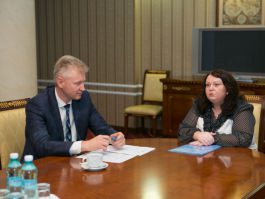 Moldovan president signs decree appointing four magistrates