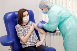 Președintele Maia Sandu s-a vaccinat cu cea de-a două doză de vaccin