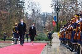 Preşedinţii Maia Sandu şi Klaus Iohannis au discutat despre relansarea mai multor proiecte de interes pentru cetățenii din Republica Moldova şi România