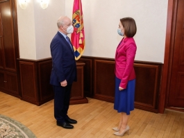 Președinta Maia Sandu s-a întâlnit cu Ambasadorul SUA, Kent Logsdon