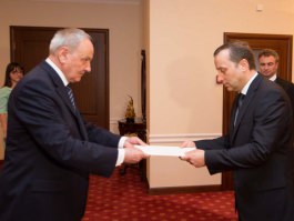 Moldovan president receives accreditation letters from German, Lithuanian envoys