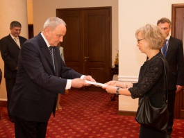 Moldovan president receives accreditation letters from German, Lithuanian envoys