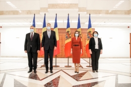 Președinta Maia Sandu, la întrevederea cu Președintele României, Klaus Iohannis: „Avem o agendă plină, care reflectă o relație prietenească, de parteneriat strategic”