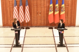 Președinta Maia Sandu în discuția cu Samantha Power, Administratoarea USAID: „Ne dorim să construim o țară competitivă, inovatoare și rezilientă, dar pentru asta avem nevoie de pace”