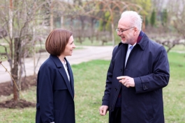 President Maia Sandu and Latvian President Egils Levits planted trees