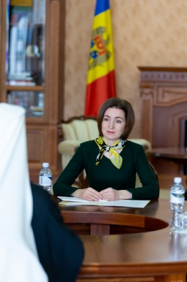Președinta Maia Sandu a discutat cu Mitropoliții Bisericilor ortodoxe din Moldova: „Statul și Biserica trebuie să acționeze solidar, atunci când este vorba de sănătatea și siguranța oamenilor”