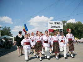 Președintele Nicolae Timofti a depus flori la monumentul domnitorului Ștefan cel Mare și Sfânt și la „Maica îndurerată”