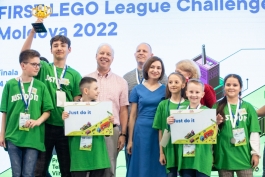 Președinta Maia Sandu a participat la Finala FIRST LEGO League Challenge și a înmânat premii pentru echipele câștigătoare ale competiției