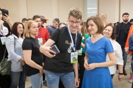 Президент Майя Санду приняла участие в финале FIRST LEGO League Challenge и вручила призы командам-победителям соревнования 