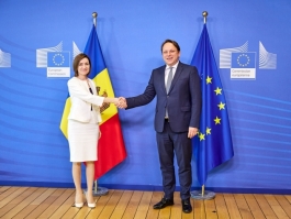 Șefa statului a discutat cu Oliver Varhelyi, Comisarul European pentru Extindere și Vecinătate