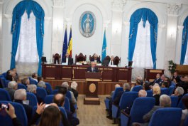 Președintele Nicolae Timofti a participat astăzi la Adunarea Generală a Academiei de Științe a Moldovei, dedicate Sărbătorii Naționale „Limba Noastră cea Română”